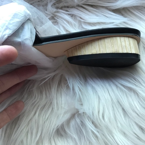 Burgundy red fringe open toe sandal. Wooden tear drop heel vintage style - Picture 8 of 8